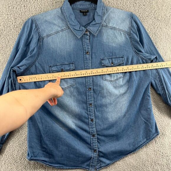 Torrid Top Chambray Taylor Medium Wash Denim Button-Down Shirt Sz 2X - Picture 5 of 13